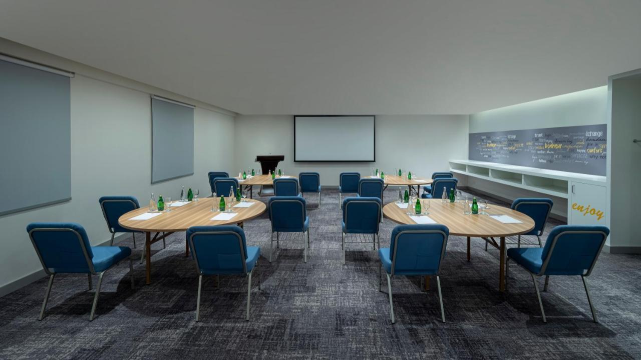 Отель Ibis Jeddah Malik Road Экстерьер фото