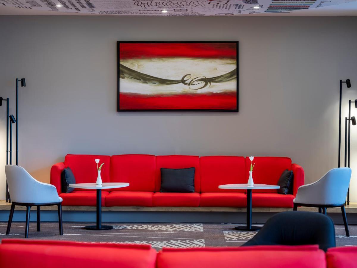 Отель Ibis Jeddah Malik Road Экстерьер фото
