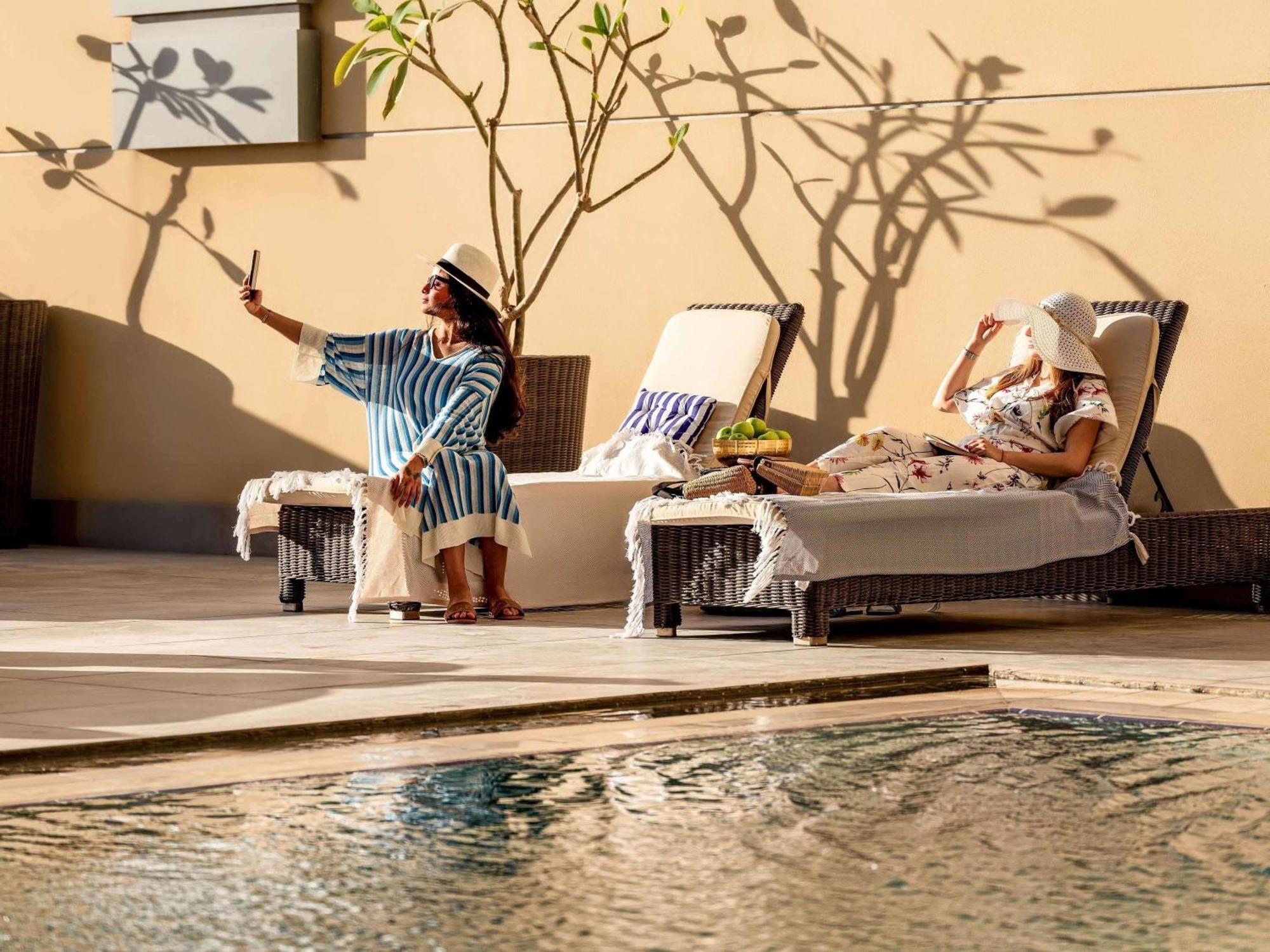 Отель Ibis Jeddah Malik Road Экстерьер фото