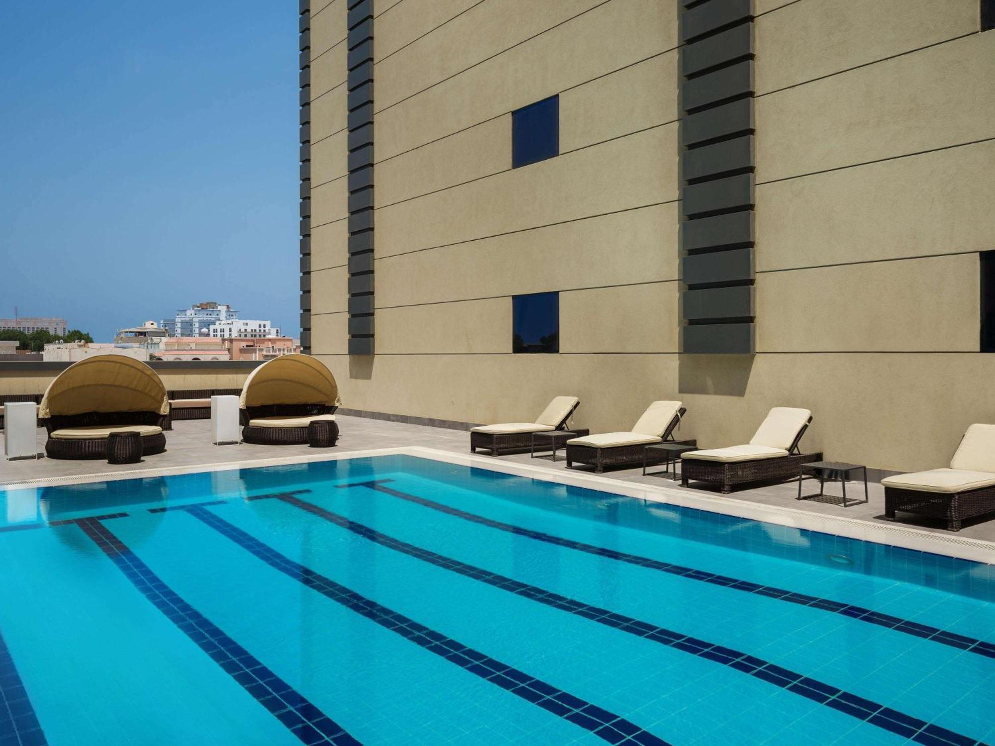 Отель Ibis Jeddah Malik Road Экстерьер фото