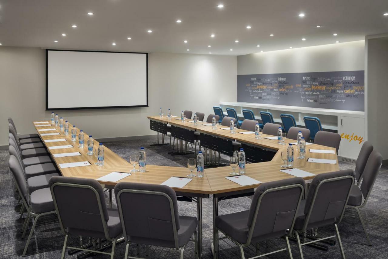 Отель Ibis Jeddah Malik Road Экстерьер фото
