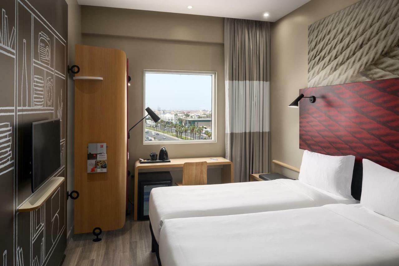 Отель Ibis Jeddah Malik Road Экстерьер фото