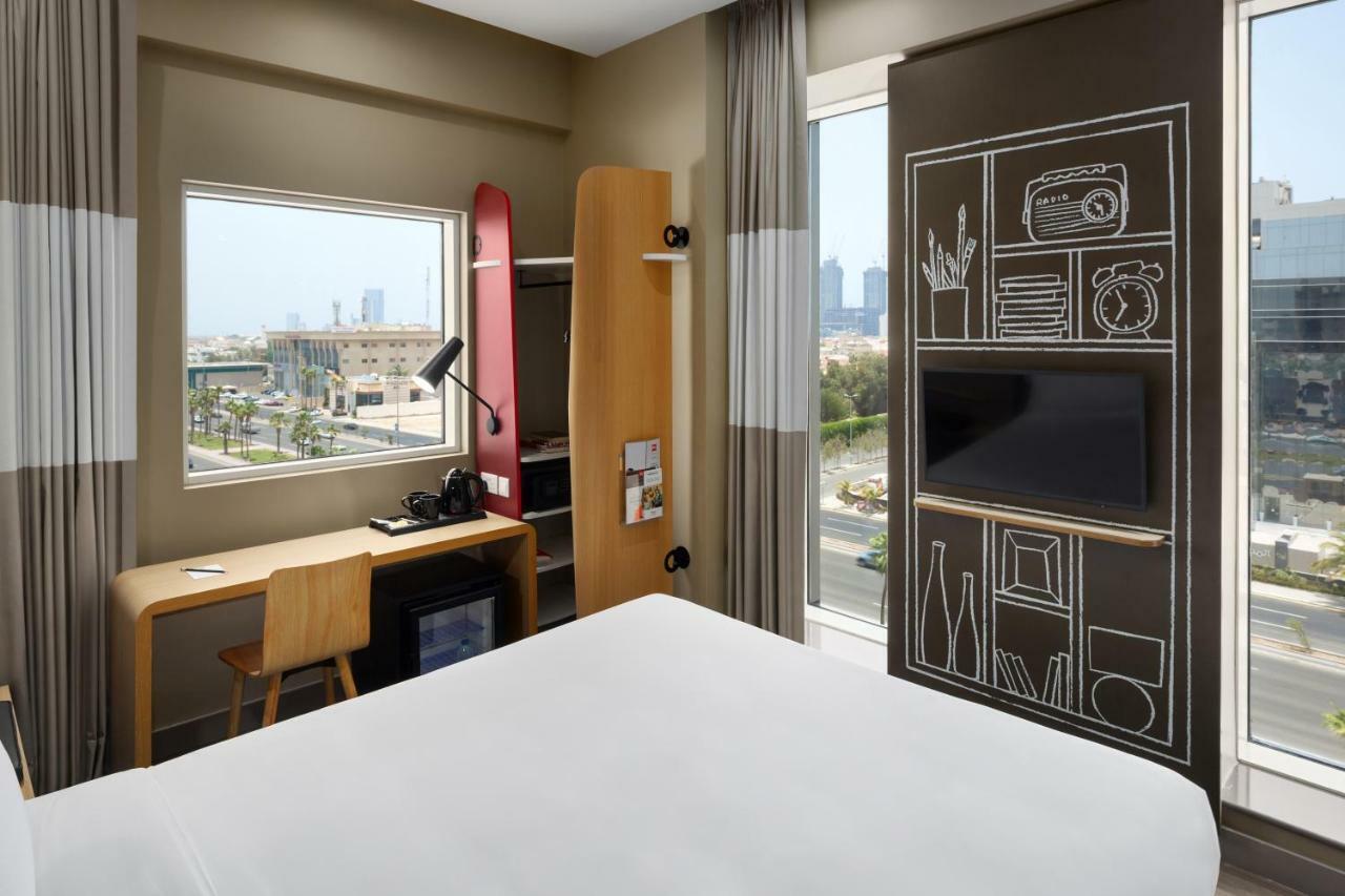 Отель Ibis Jeddah Malik Road Экстерьер фото